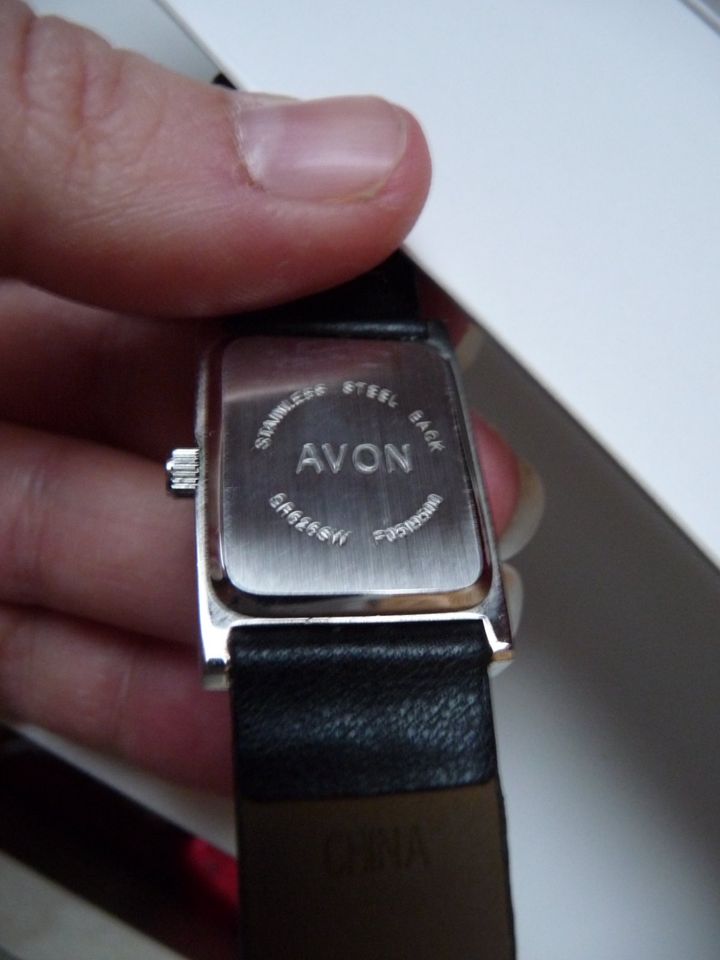 Uhr Watch Damen AVON mit Initiale "J"  Geschenk in Etzelwang