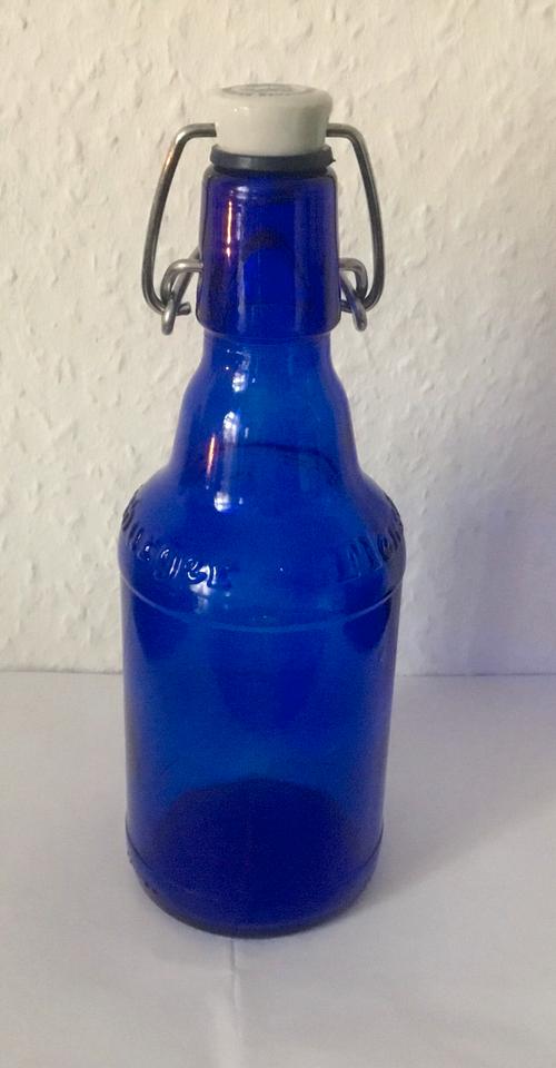 Bierflasche Flensburger Brauerei alte Bierflasche Sammler Blau in Kremmen