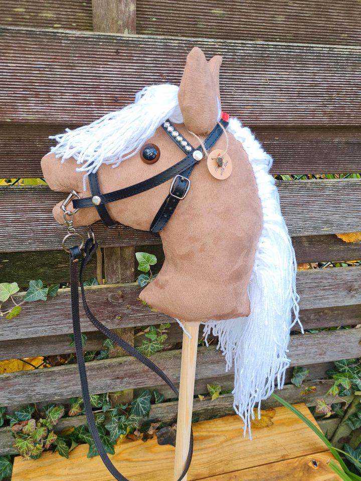 Hobby horse, hobbyhorse, Steckenpferd, hobbyhorsing.Handarbeit in Überherrn