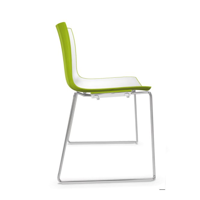 2 Stühle  zweifarbig Kufenstuhl bicolor grün-weiß von ARPER in Schönau v d Walde
