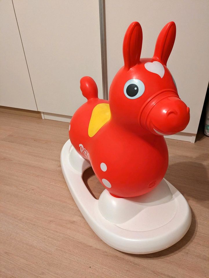 Rody Hüpftier rot mit Wippe in Adelsdorf