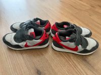 Nike Sportschuhe Turnschuhe Schuhe Gr 29,5 - Zwillinge Bayern - Hof (Saale) Vorschau