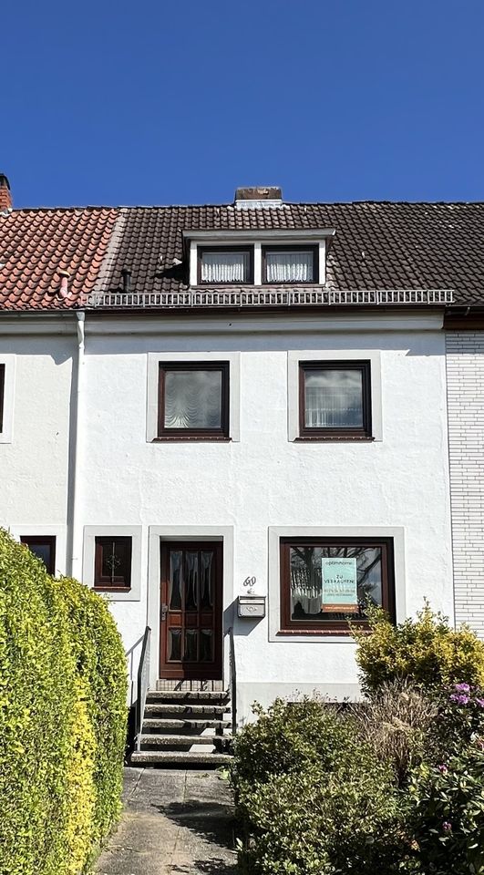 Einfamilienhaus für die kleine Familie mit naturnahen Garten & Garage in Bremen