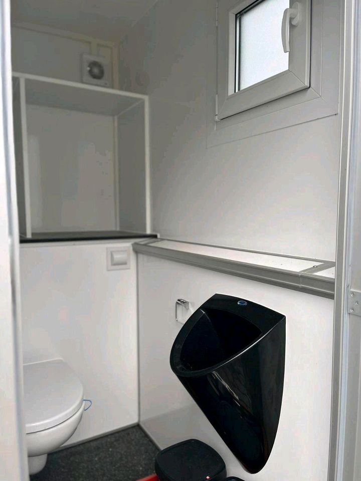 Toilettenwagen Toilettenanhänger WC wagen mieten Verleih in Rastede