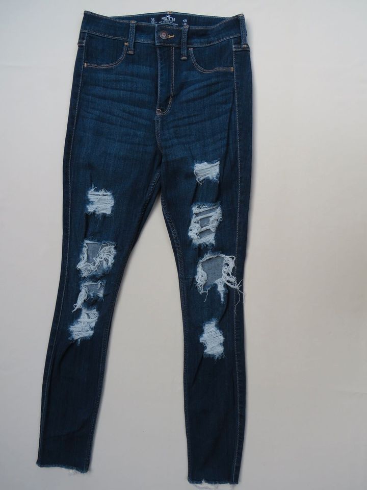 dunkelblaue Jeans von Hollister, Gr. 34 (W26 / L26) in Thyrnau