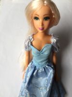 Spielzeugpuppe Mädchen Prinzessin Kleid blau mit blonden Haaren Süd - Niederrad Vorschau