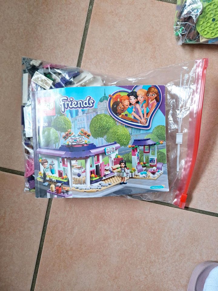 Lego Friends Sets + Zusatzlego auch von Lego Friends in Nisterau