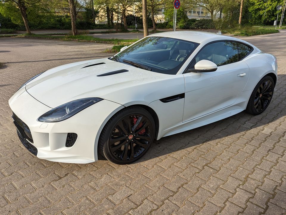 Jaguar F-Type 5.0 L V8 R Kompressor Coupe Automatik in Brühl