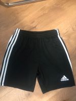 Adidas Shorts / kurze Hose 176 Hessen - Herleshausen Vorschau