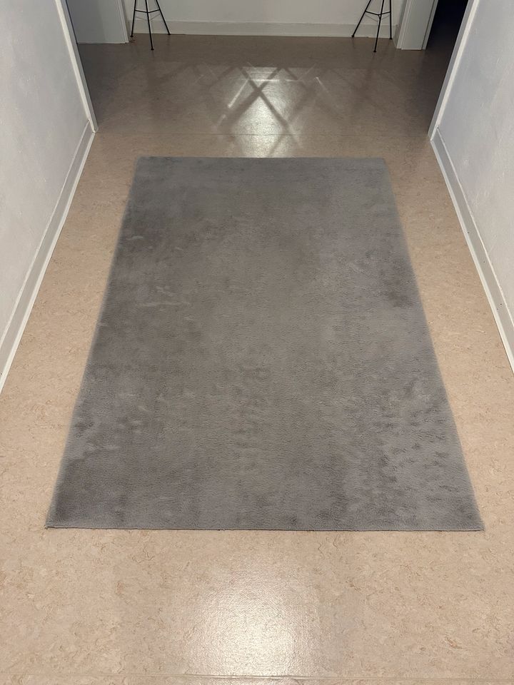 3x sehr schöne graue weiche Teppiche zu verkaufen in Gelsenkirchen