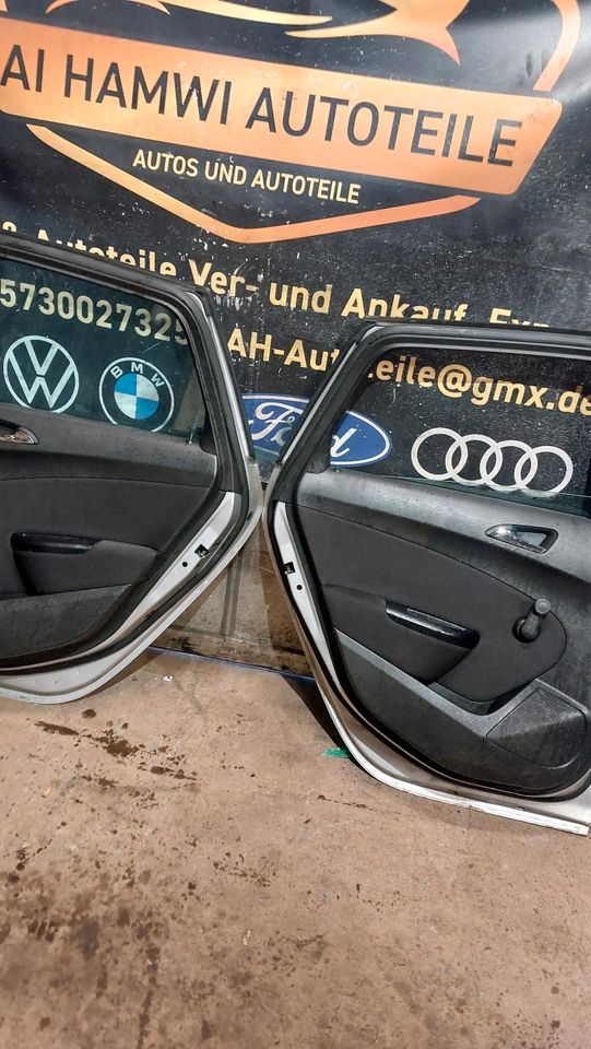 Opel astra J tür hinten nur links komplett Kombi Farbe Z176 in Bochum
