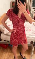 Rotes figurbetontes Kleid mit Blümchenmuster Bayern - Puchheim Vorschau
