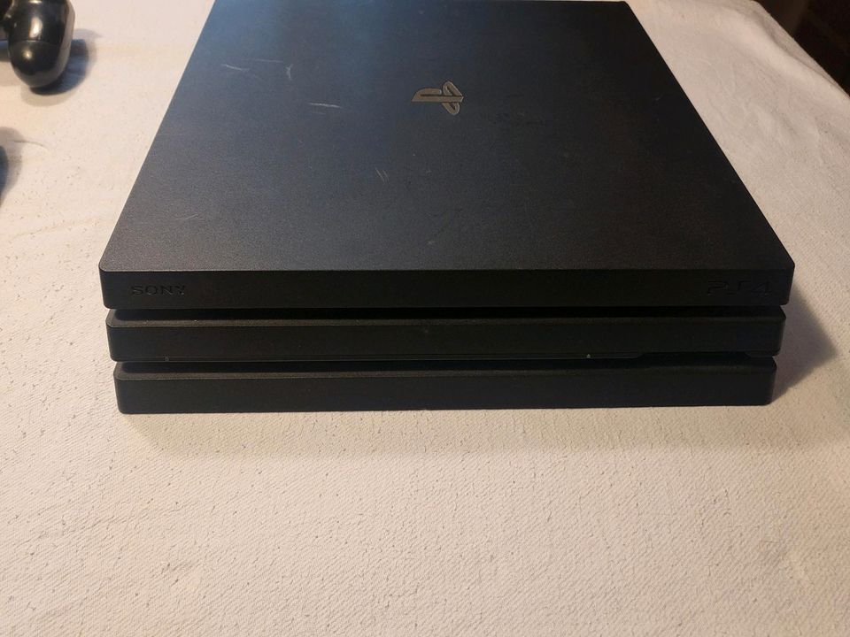 Playstation 4 pro, 1 TB in Kaarst
