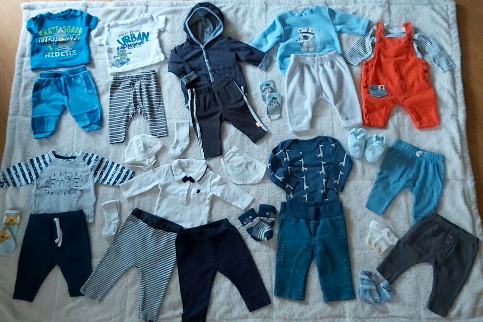 Baby Marken Erstlings Kleidungsset Größe 50/56 in Bramsche