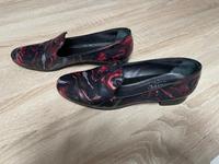 Maripe Lederschuhe Slipper schwarz rot 41 Nordrhein-Westfalen - Lübbecke  Vorschau