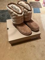 UGG Tania Stiefel Boots Gr. 42 Schuhe ungetragen Berlin - Tempelhof Vorschau