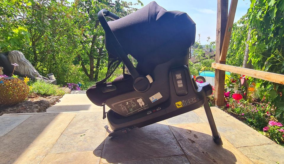 Bugaboo Turtle Air Babyschale mit Isofix Nuna Pipa next Basis in Weil der Stadt