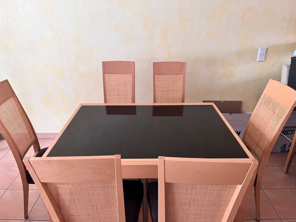 Schöner Esstisch mit 6 Stühlen - Marke Calligaris (ausziehbar) in Wuppertal