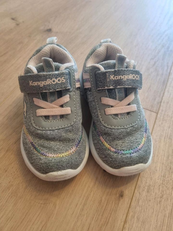 Kinder Sneaker Kangaroos Größe 22 in Langenhagen