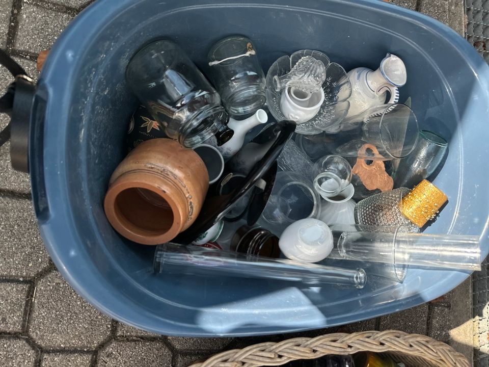 3 Flohmarkt Kisten Geschirr Porzellan Vintage Konvolut  Trödel in Feldkirchen-Westerham