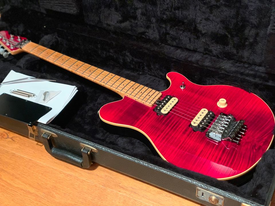 Music Man EVH Signature (Axis), translucent red, Bj. 1993 in Königswinter