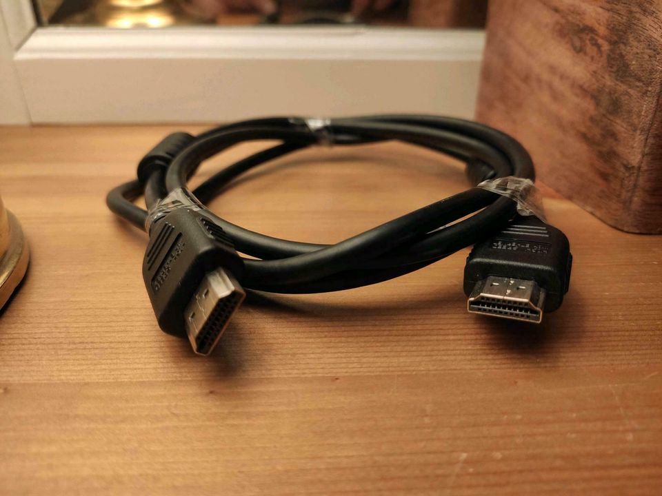 HDMI High Speed mit Ethernet Samsung 150cm in Brilon