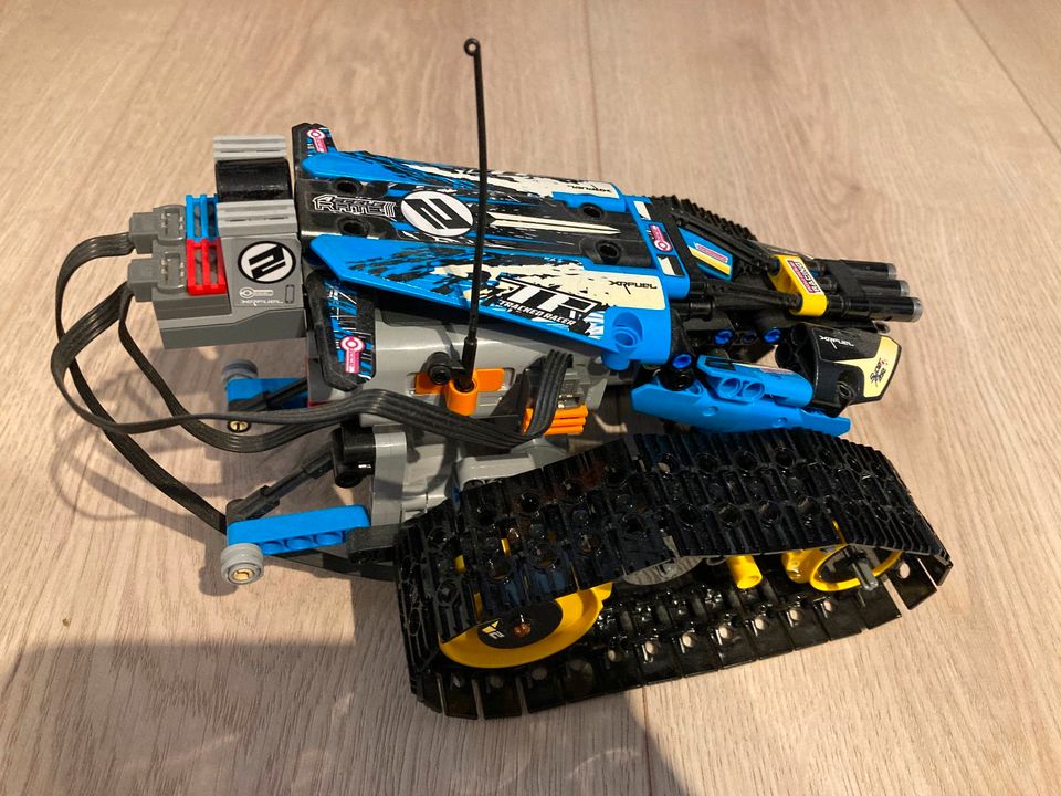 LEGO 42095 Technic Ferngesteuerter Stunt-Racer, RC Rennauto in Bergen auf Rügen