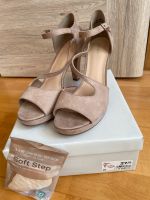 Neue beige Pumps, High Heels in 41, Schuhe Bayern - Thalmässing Vorschau