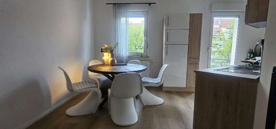 2022 sanierte, helle 2,5-Zimmer-Wohnung mit Balkon und EBK in Nürnberg (Mittelfr)
