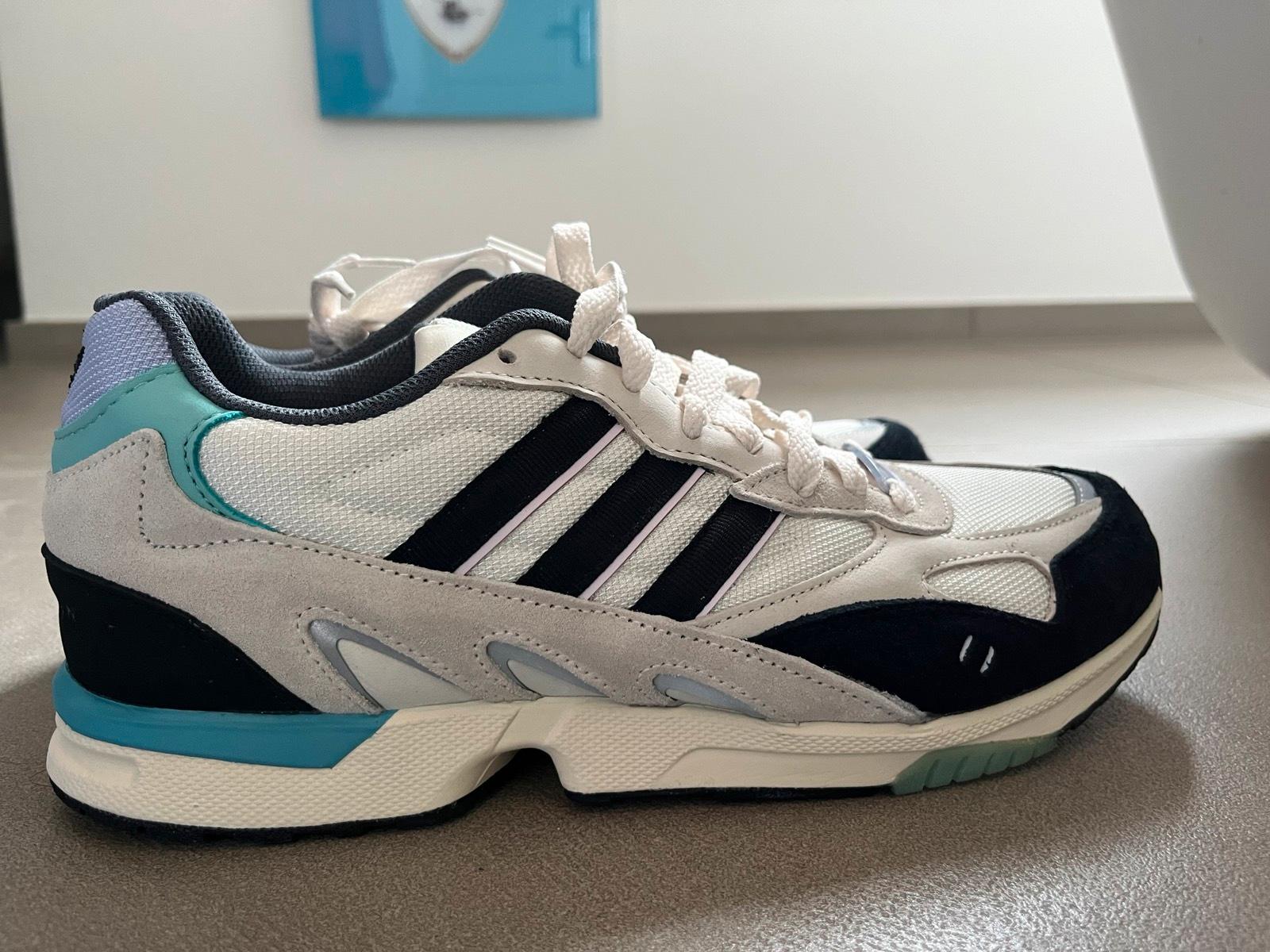 Adidas torsion nere e bianche hotsell