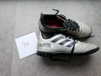 silberne Adidas Hallen Fussballschuhe in Größe 36 Sachsen-Anhalt - Magdeburg Vorschau