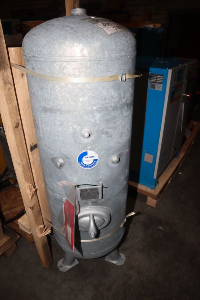 neu KAESER Druckluftbehälter 250 Liter stehend, verzinkt 11 bar in Erlangen