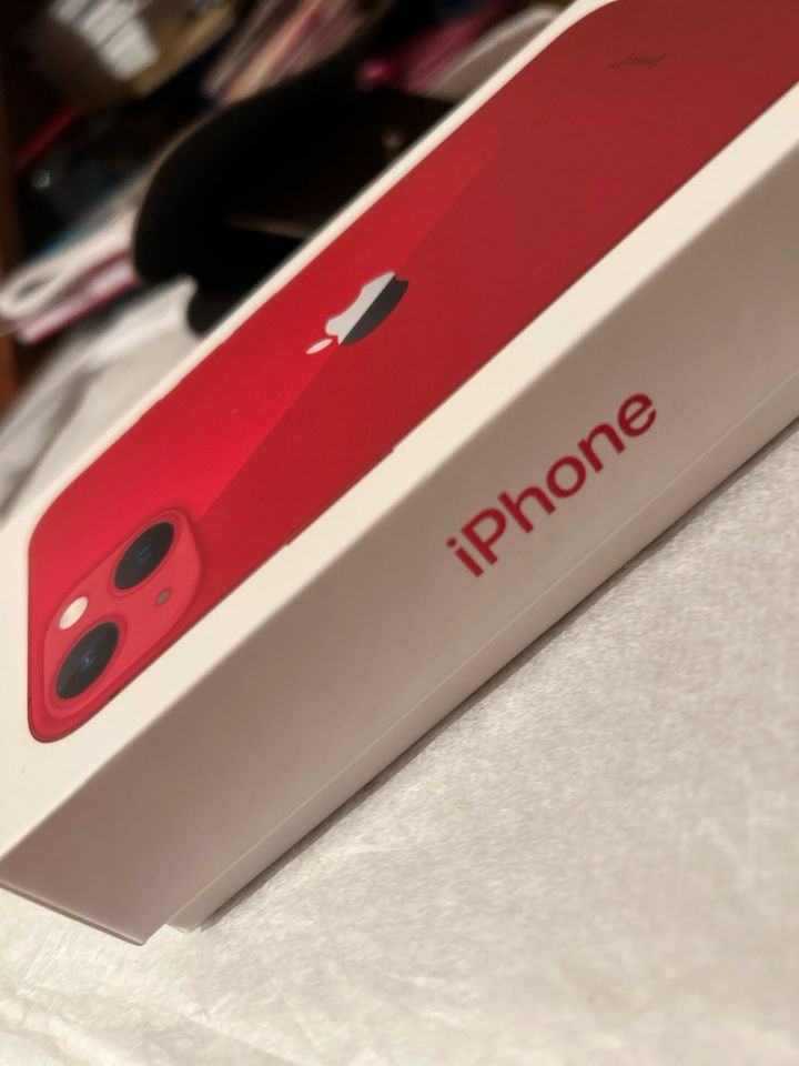 iPhone 13 Red, 128 GB in Zweibrücken