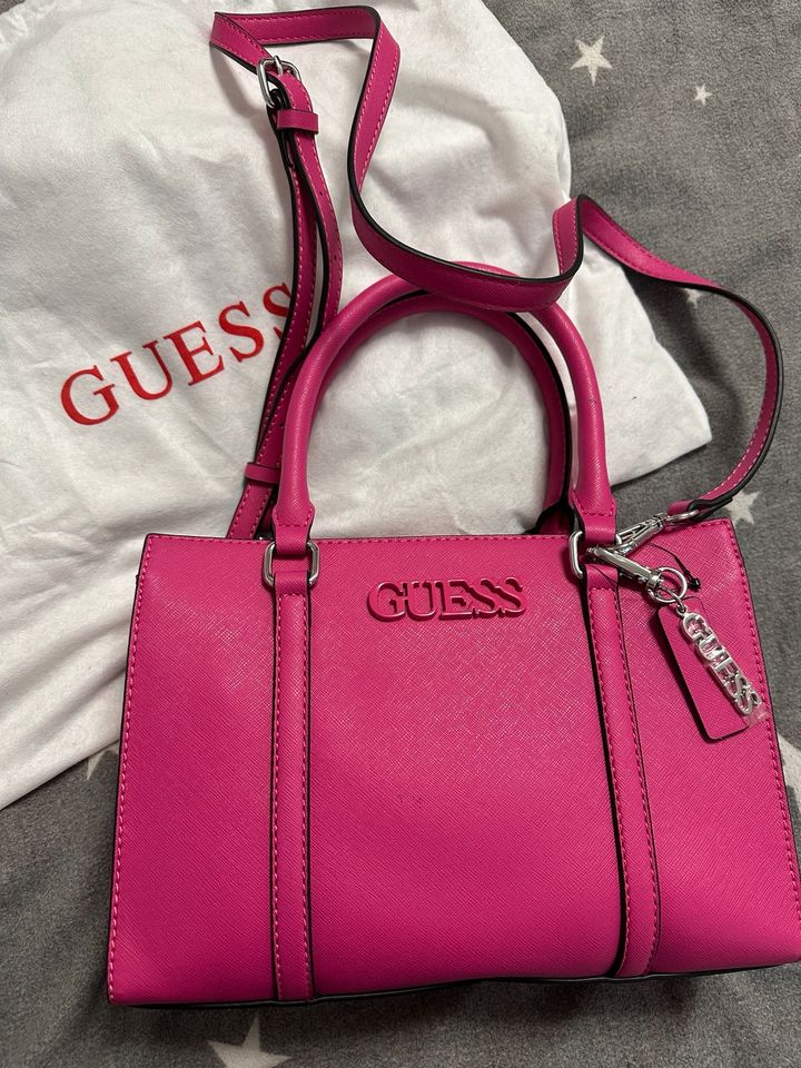 GUESS Handtasche pink zu verkaufen in Ratingen