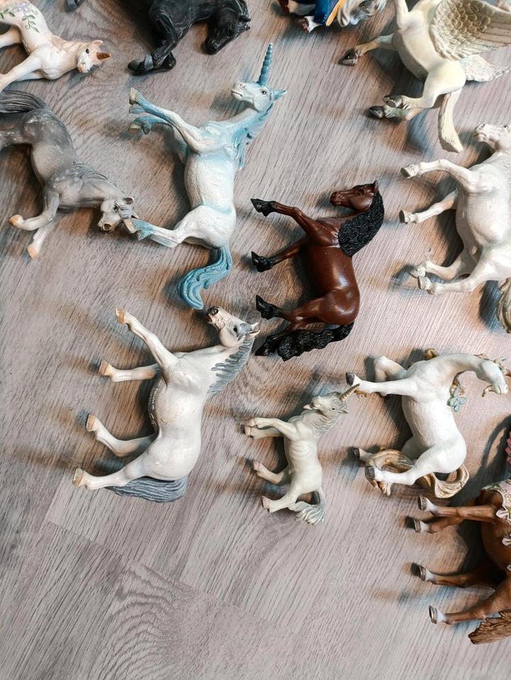 Schleich Bullyland Pferde Elfen Pegasus Einhörner Sammlung in Würzburg