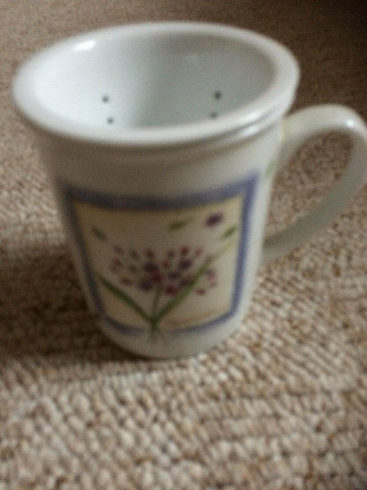 Tasse mit Teeeinsatz von CLIFFILD in Schwaara