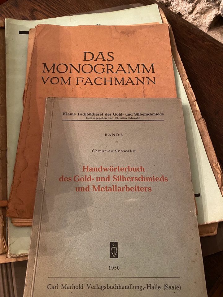 Literartur aus Goldschmiedenachlass Fachbücher Kalender antik alt in Aschersleben