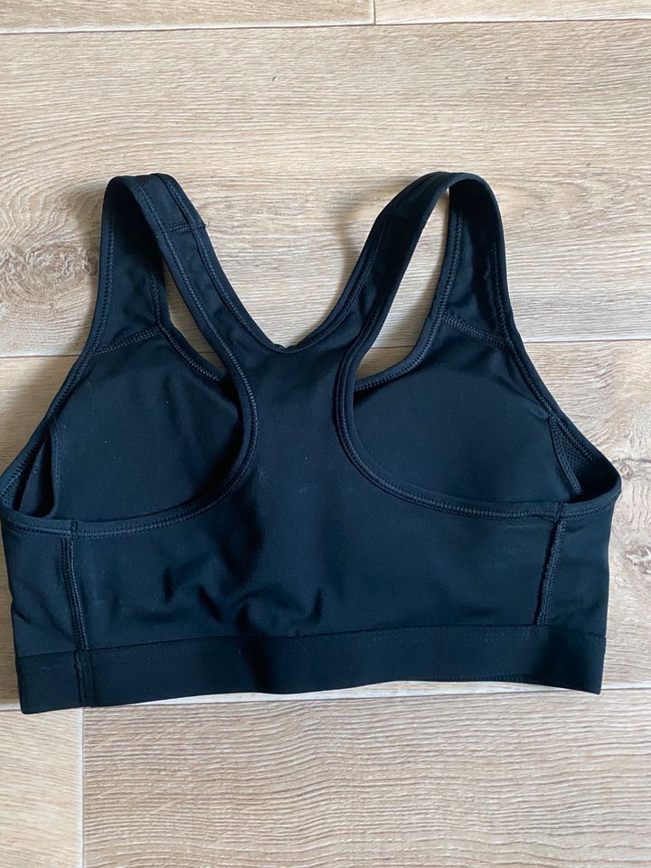 Nike Sports Bra, Mädchen, junge Athletinnen, Gr. M, Sport BH in Rostock