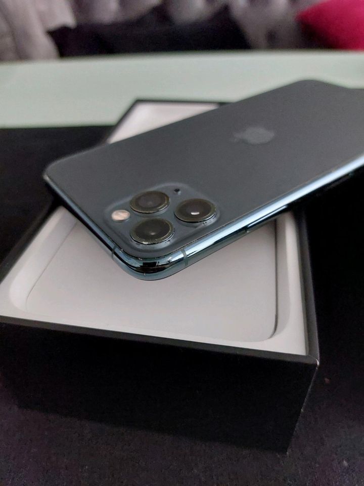 Apple iPhone 11 Pro Max 64GB Spacegrau in Bergkamen