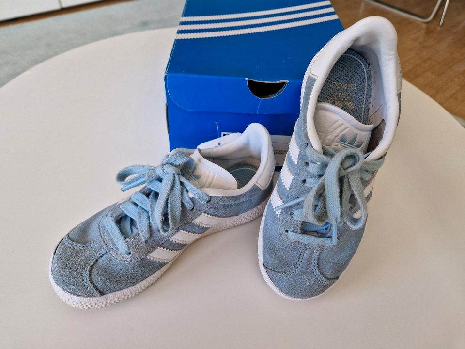 Adidas Gazelle C, Gr. 28, hellblau in München