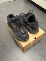 Yeezy Boost 700 Berlin - Wilmersdorf Vorschau