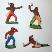 4 alte DDR Indianer Cowboy Figuren handbemalt VINTAGE Weichgummi Brandenburg - Fürstenberg/Havel Vorschau