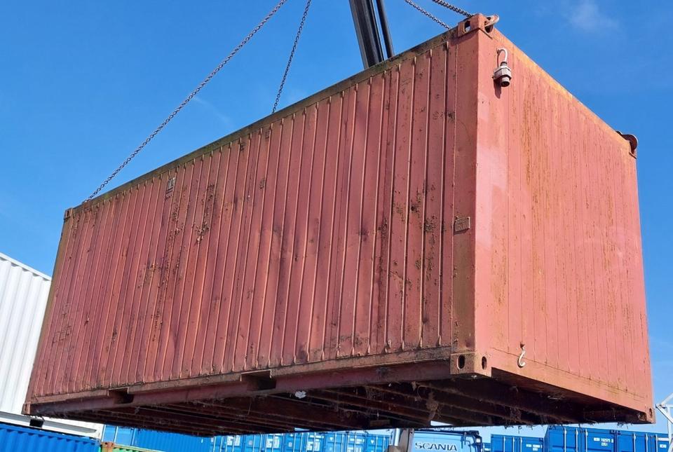 20'-Container Seecontainer Lagercontainer gebraucht mit Regalen in Broderstorf