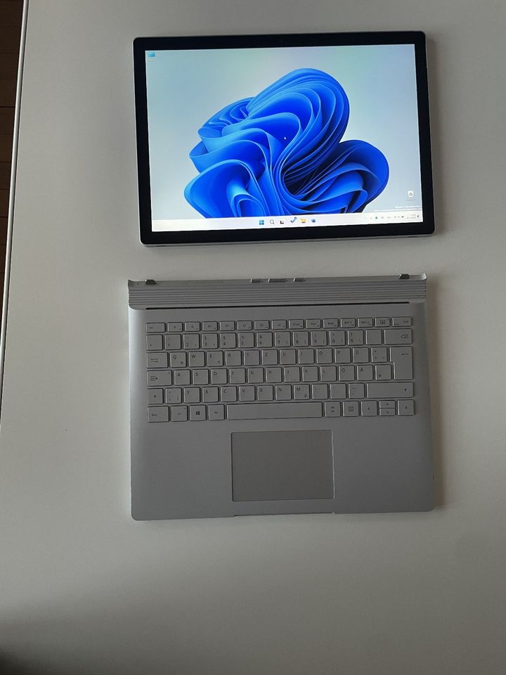 Microsoft Surface Book 2 - 13,5“ i7 16GB Ram 512GB SSD GTX1050 in Aalen