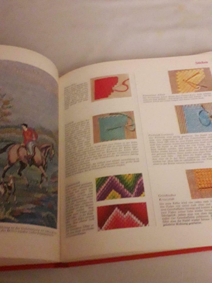 Neues Handarbeitsbuch in Farbe,Stricken, Sticken,Häkeln,Makramee in Eisenach