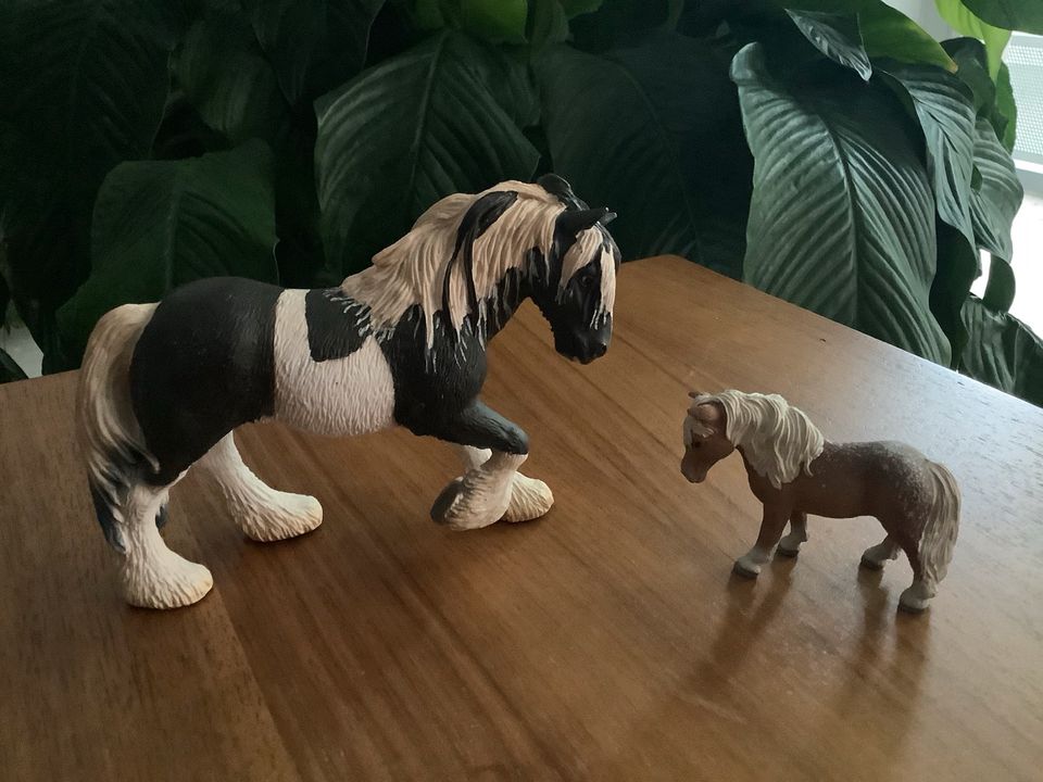 Schleich Pferde NEU in Frankfurt am Main