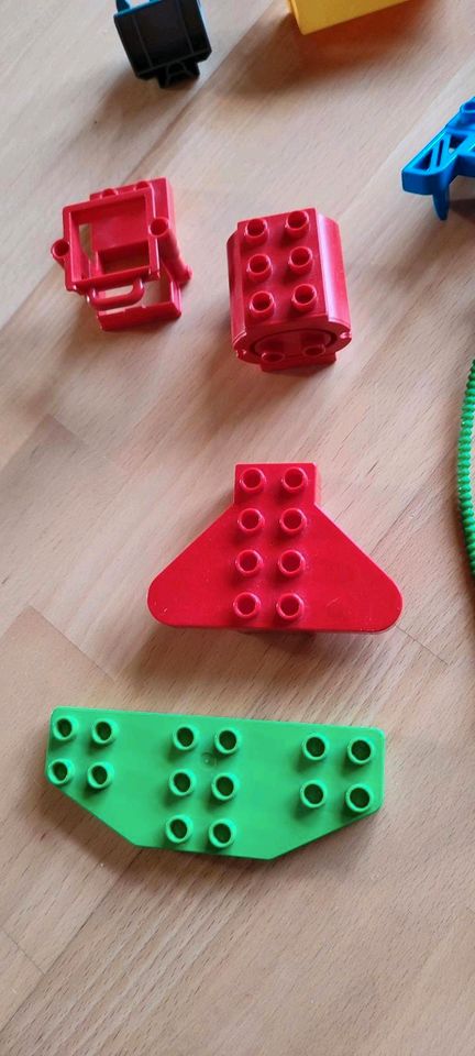 Lego Duplo Kleinteile Ersatzteile Schläuche, Kran, Leiter, Pylon in Moosthenning