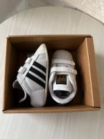 Adidas Superstar Baby Krabbelschuhe Lauflernschuhe gr 19 Nordrhein-Westfalen - Langenfeld Vorschau