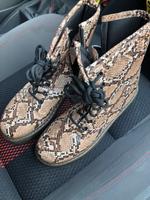 Stiefel in Schlangenoptik Hessen - Siegbach Vorschau