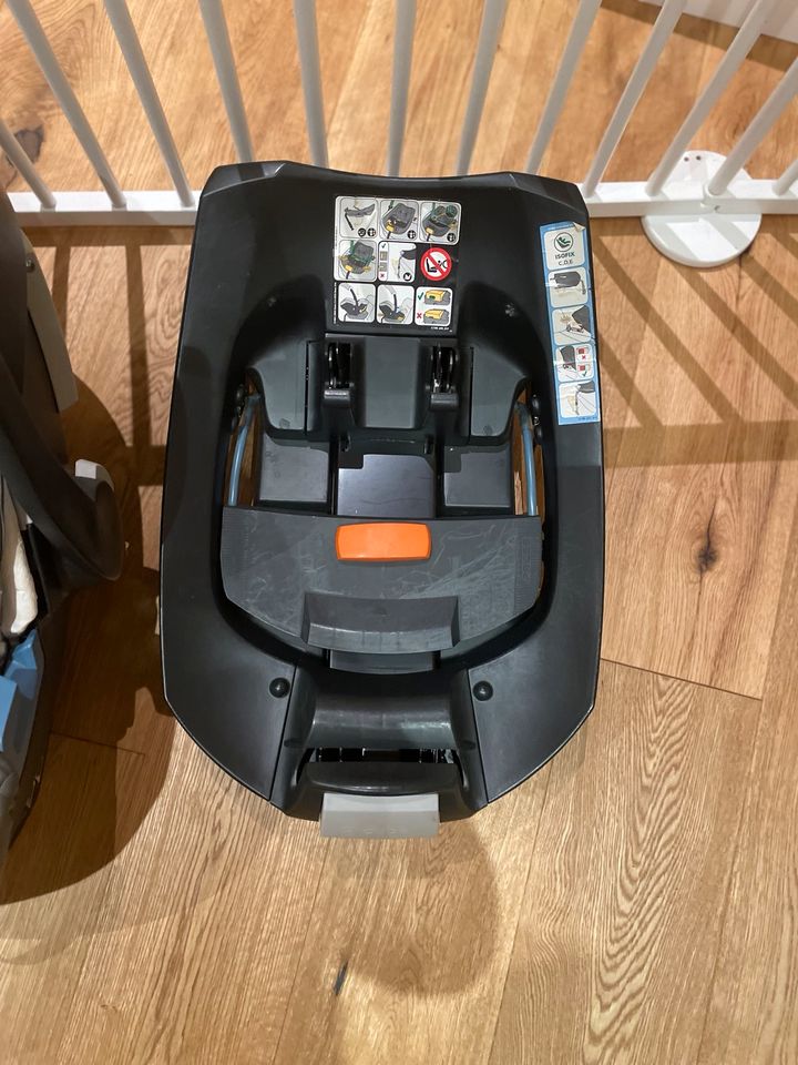 Cybex Aton 5 inkl. Isofix Station in Moers